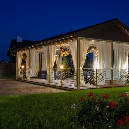 Hostynnyy Dvir Hotel Sztrij Kültér fotó