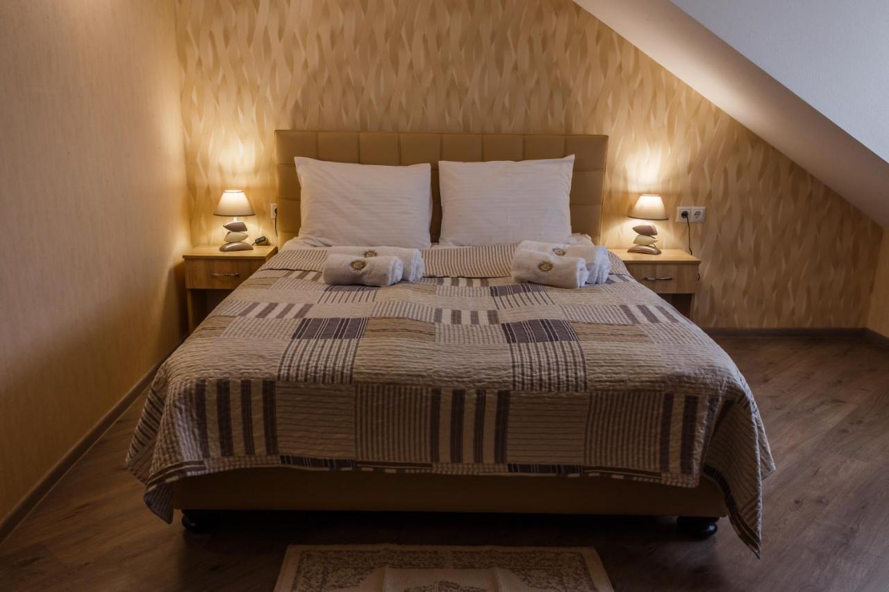 Hostynnyy Dvir Hotel Sztrij Kültér fotó