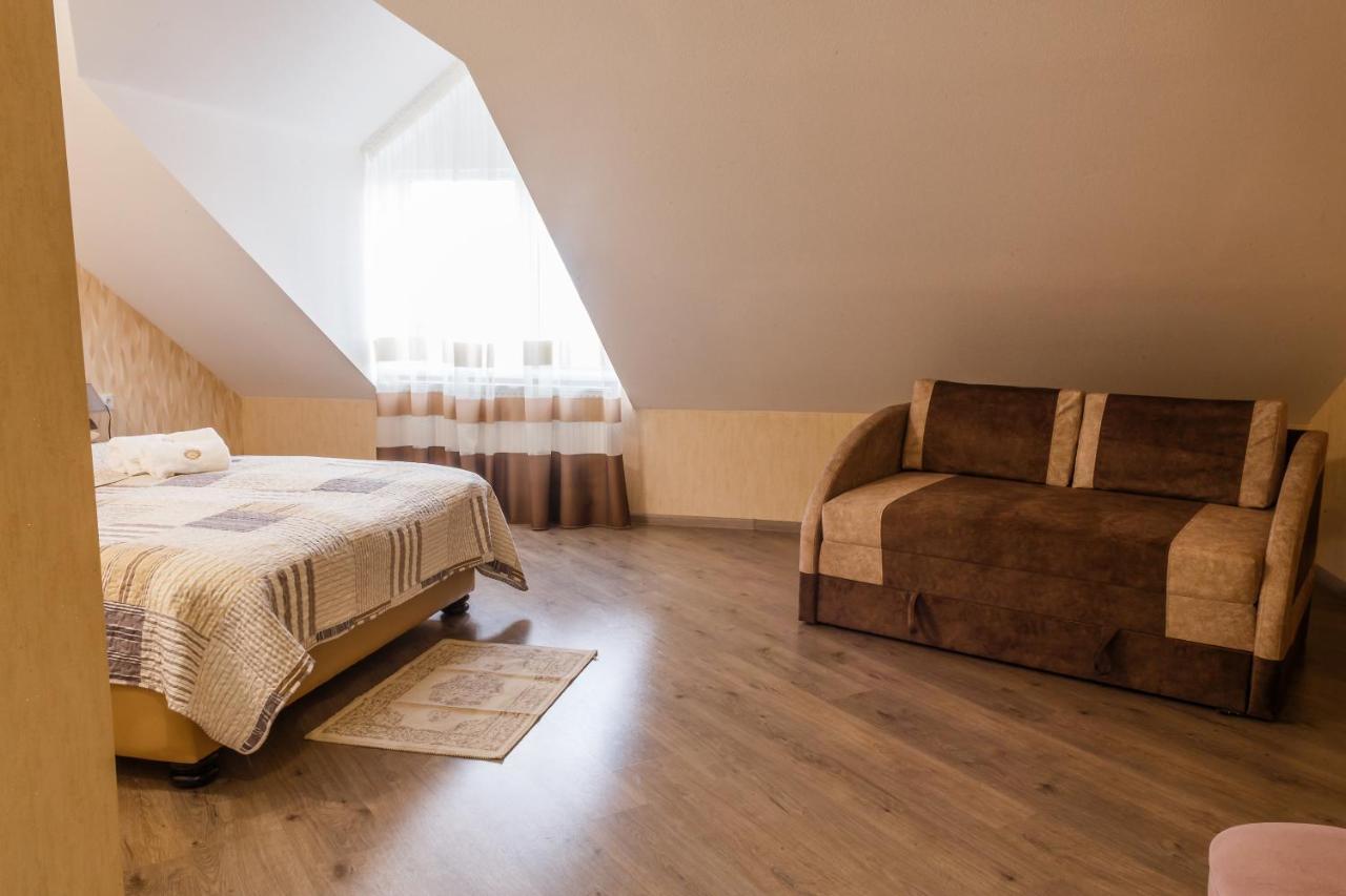 Hostynnyy Dvir Hotel Sztrij Kültér fotó