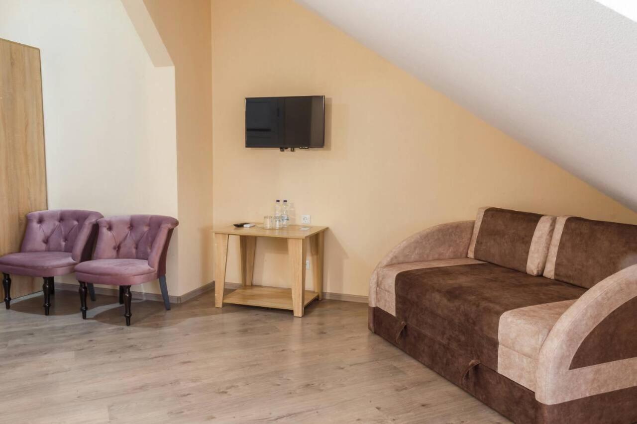 Hostynnyy Dvir Hotel Sztrij Kültér fotó